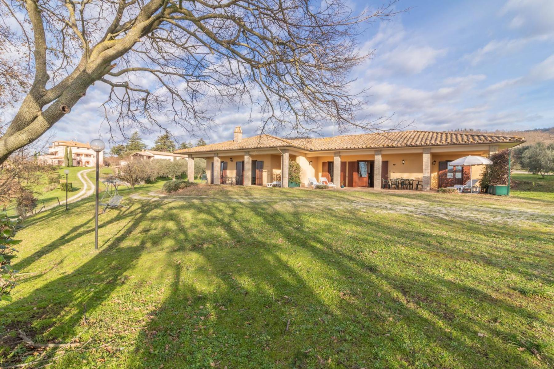 Agri Relais Il Poderaccio Di Больсена Экстерьер фото