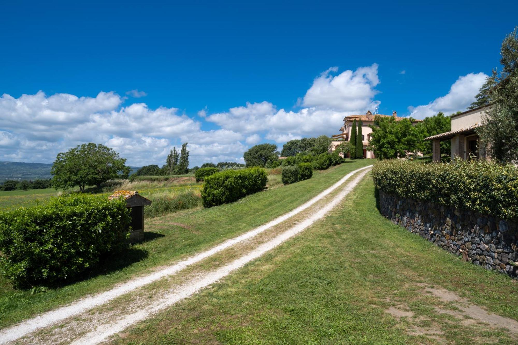 Agri Relais Il Poderaccio Di Больсена Экстерьер фото