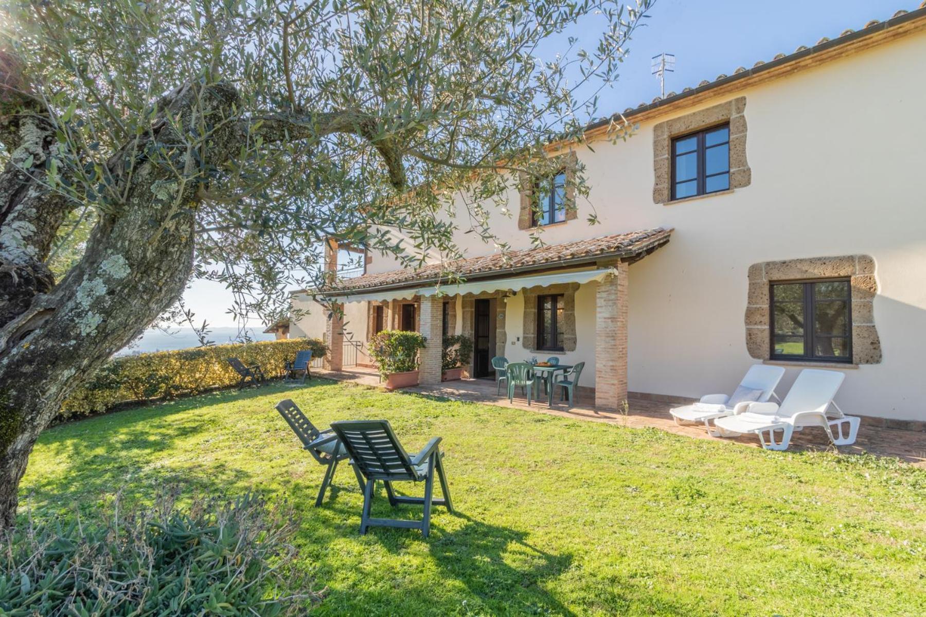 Agri Relais Il Poderaccio Di Больсена Экстерьер фото
