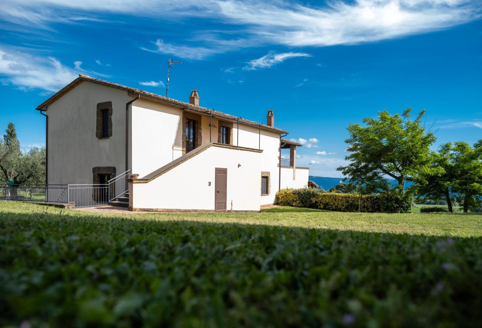 Agri Relais Il Poderaccio Di Больсена Экстерьер фото