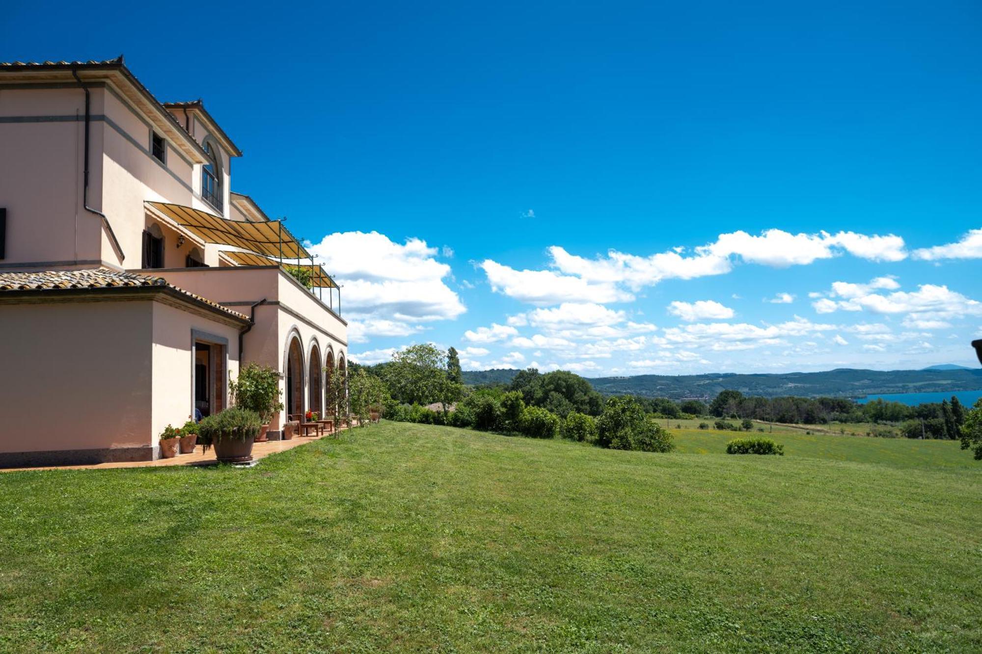 Agri Relais Il Poderaccio Di Больсена Экстерьер фото